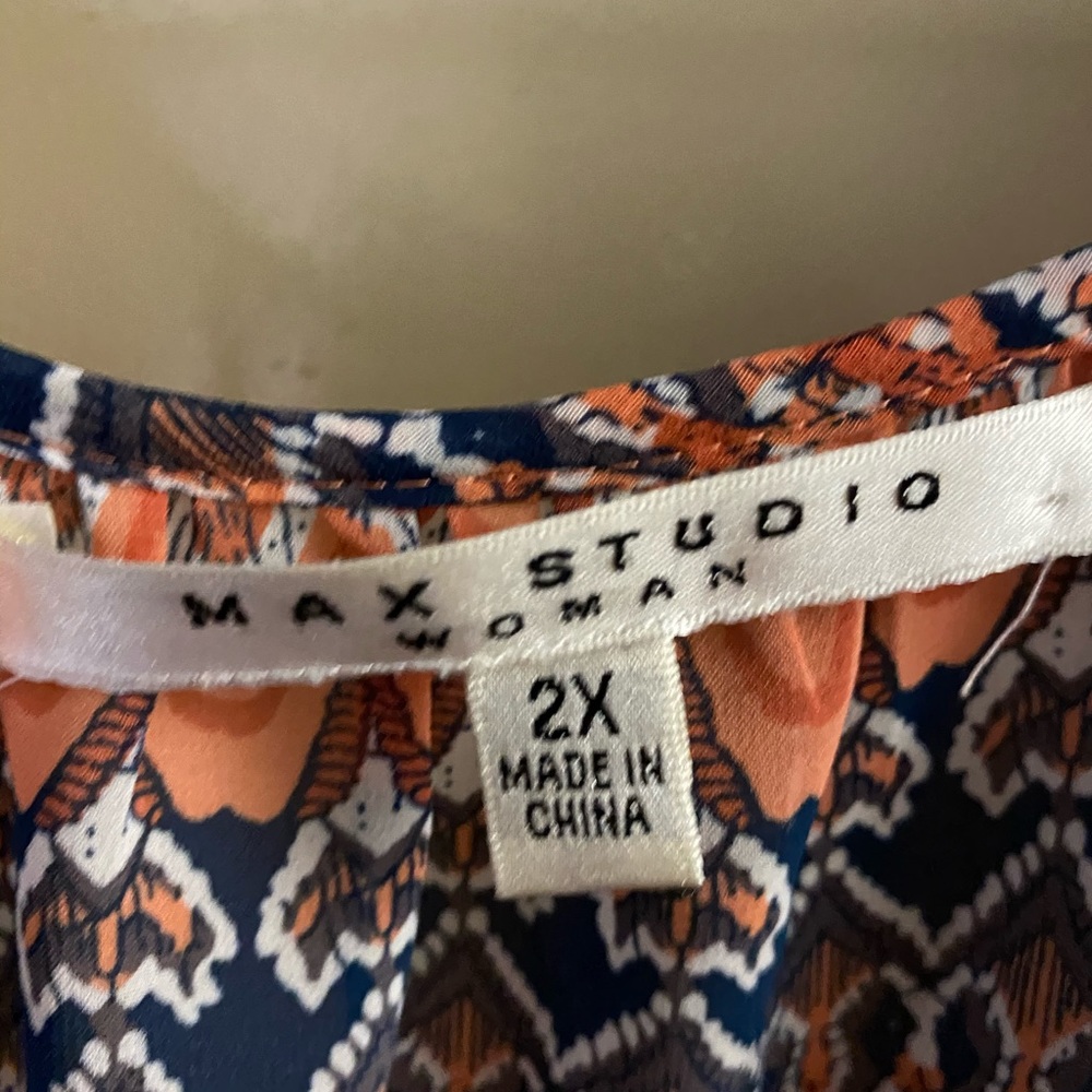 Max Studio Blouse - Picture 2 of 2